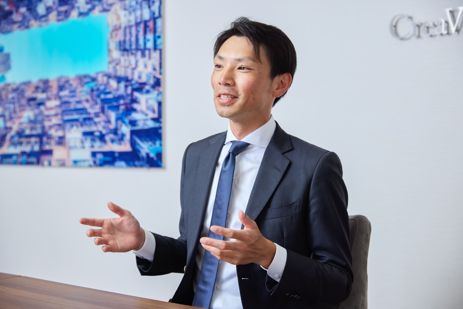 経験豊富なスタッフが対応 - 専門知識を持つプロフェッショナルが、豊富な知識と経験でご希望に寄り添います。女性スタッフも多数在籍。スタッフ紹介へ