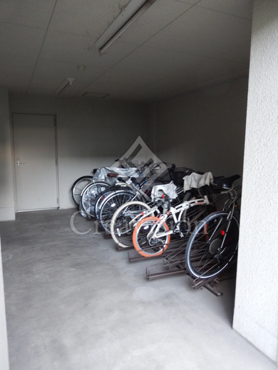 プライムアーバン田町 駐輪場
