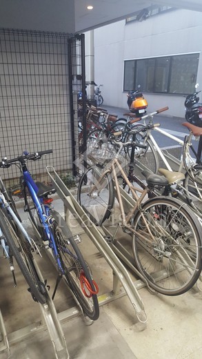コンフォリア日本橋 駐輪場