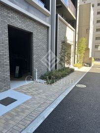 プライマル中央MINATO 正面道路