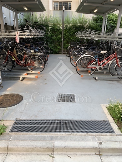 ピアース新宿三丁目 駐輪場