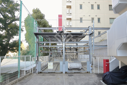 コンフォリア西新宿 駐車場　画像