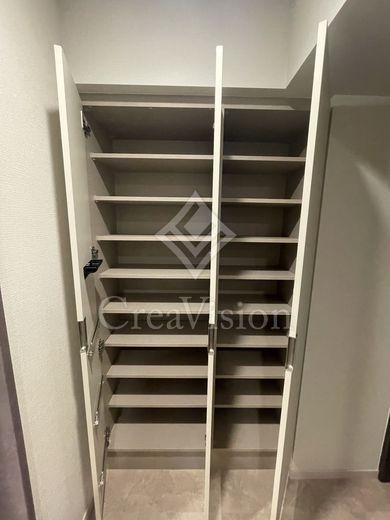 プラウドフラット三越前イースト 2LDK　シューズボックス