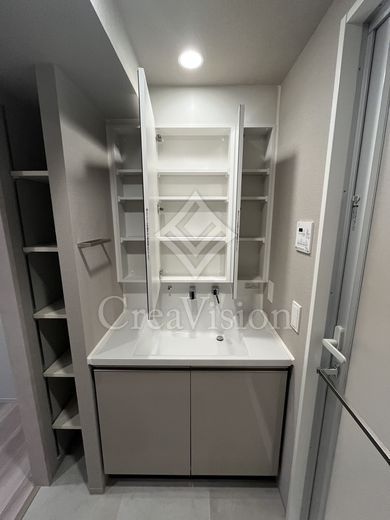 プラウドフラット大井町 独立洗面所