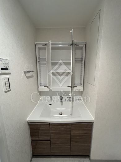 コンフォリア・リヴ文京護国寺 独立洗面台