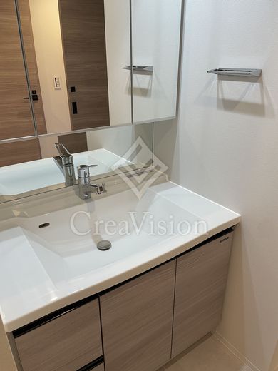 ラティエラ秋葉原 独立洗面所