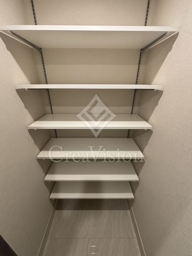 ロイヤルパークス有明 クローゼット