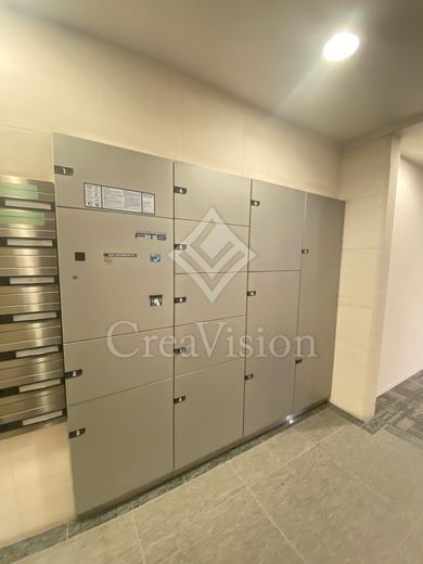 フレンシア外苑西 宅配ボックス