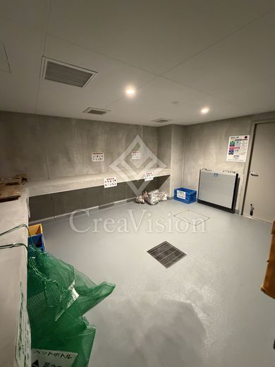 ロイジェント西新井 ゴミ置き場