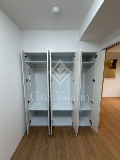 ロイジェント西新井 クローゼット