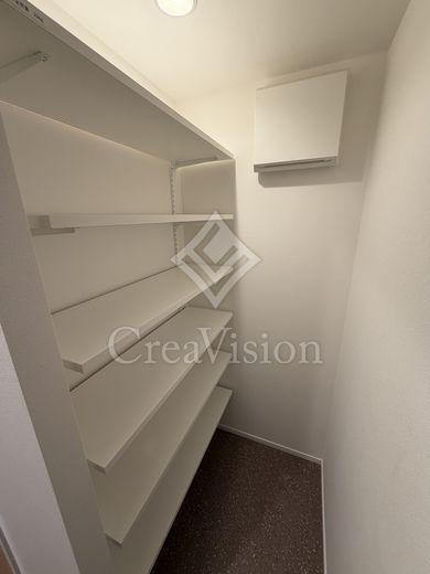 ロイジェント西新井 収納