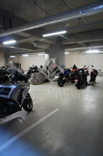 THE TOYOSU TOWER バイク置き場　写真