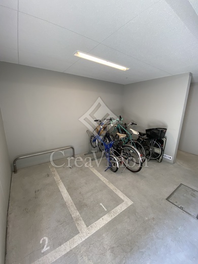 ブランズ九段北 バイク置き場