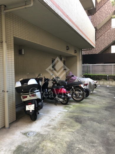 コンフォリア両国DEUX バイク置き場