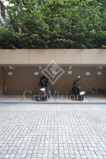 ウエストパークタワー池袋 バイク置場　写真