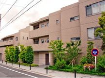 クラッシィハウス下馬 物件写真 建物写真1