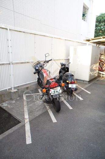 KDXレジデンス駒沢公園 バイク置き場