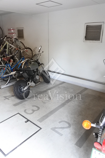 TLRレジデンス両国 バイク置場