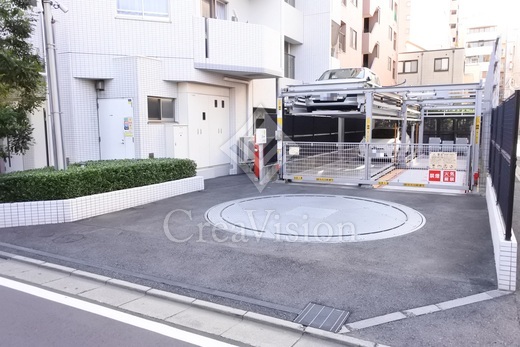 コンフォリア西蒲田 駐車場