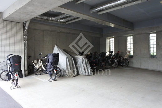 レジディア文京本駒込 バイク置場