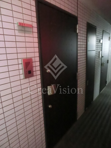 ブリリアント三田慶大前 玄関
