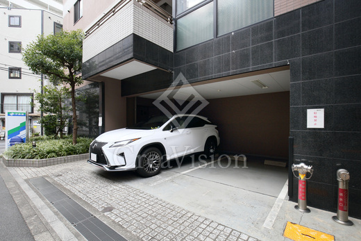 コンフォリア池袋 駐車場