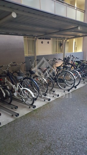 ガーデン目黒平町 駐輪場　画像
