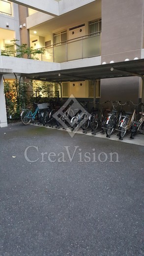 ガーデン目黒平町 駐輪場　写真