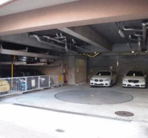 ライオンズマンション白金台 駐車場