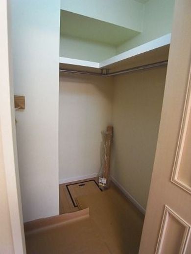 グランシャトレ駒込曙町 クローゼット