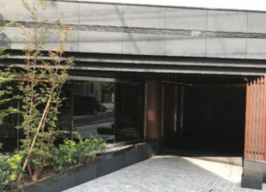 ロイヤルシーズン白金台 エントランス