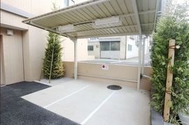 クレイシア三軒茶屋 駐車場