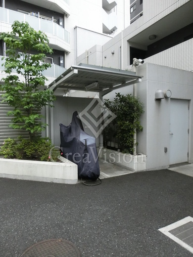 レジディア笹塚2 敷地内駐車場