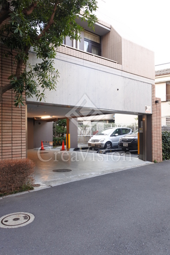 レジディア笹塚 駐車場
