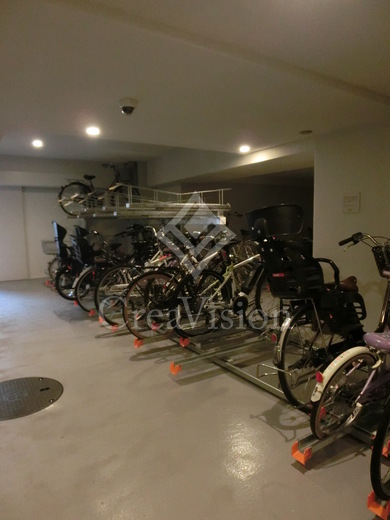 ディアナコート用賀 駐輪場