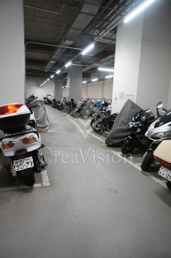 ザ・東京タワーズ ミッドタワー バイク置き場