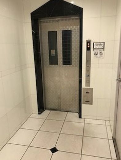ガーラ・ステーション新宿御苑前 エレベーター