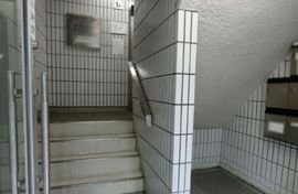 東日本橋さかえやビル 階段