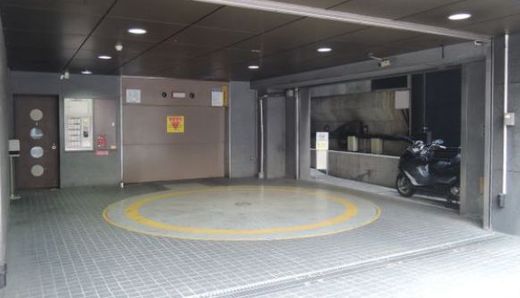 NMF渋谷公園通りビル 駐車場　写真