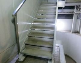 銀座河合ビル 階段