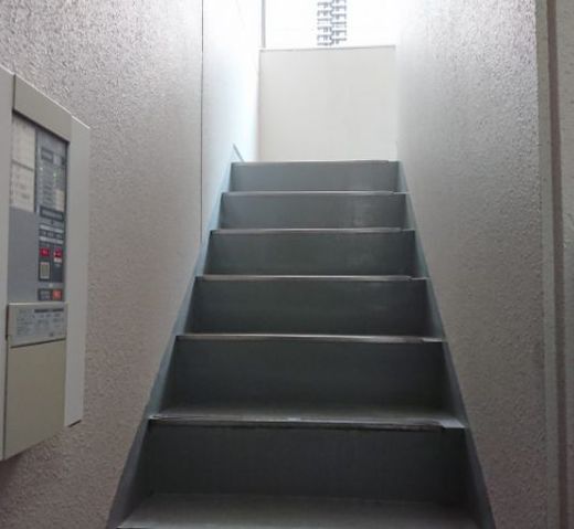 赤坂楓庵ビル 階段