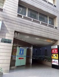 第2秋山ビル エントランス