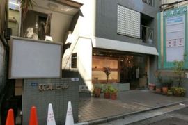 荻津ビル エントランス