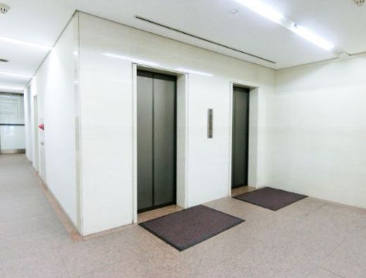 稲村ビル エレベーター