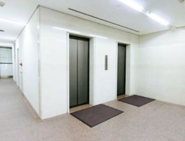 稲村ビル エレベーター