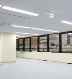 山万ビル 室内