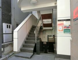 代々木P1ビル 階段