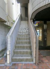 小田中ビル 階段