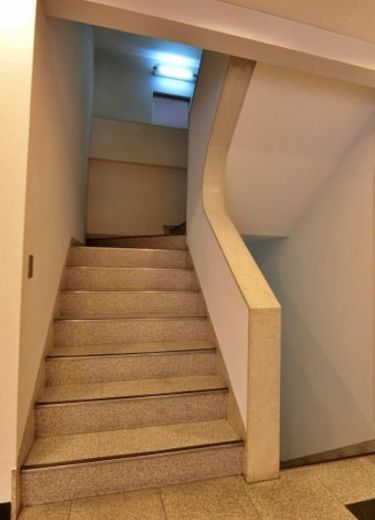 元赤坂テラサワビル 階段　写真