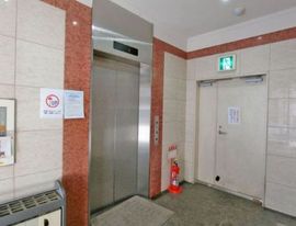 東京茶業会館 エレベーター